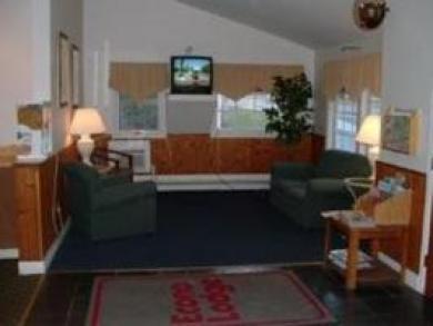 Econo Lodge Inn & Suites Шелберн Интерьер фото