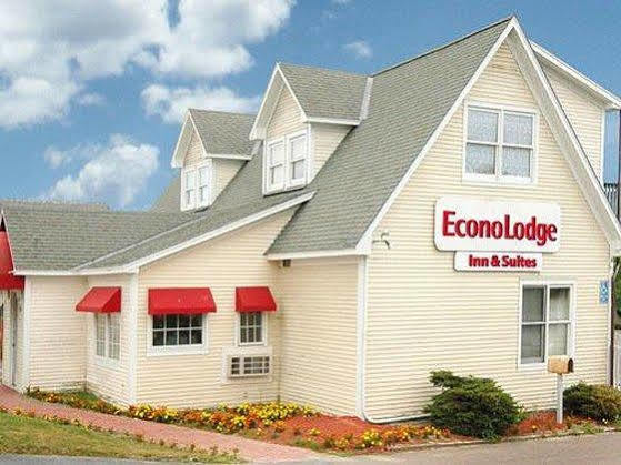 Econo Lodge Inn & Suites Шелберн Экстерьер фото